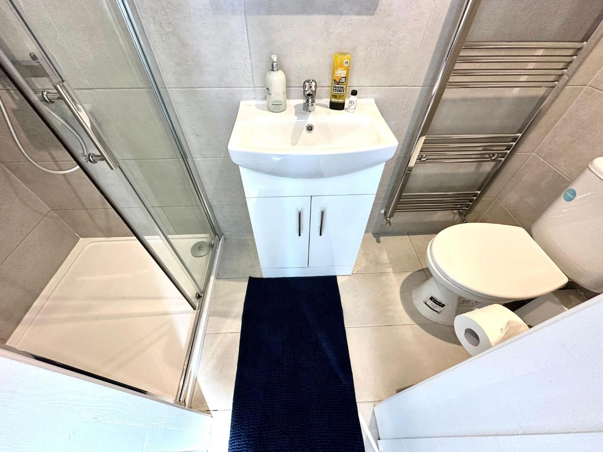 Unique Modern, Private Apartment,15 Mins To Central London Hendon Dış mekan fotoğraf